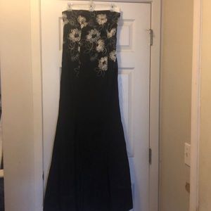 Beautiful Black and White Strapless Prom Dress